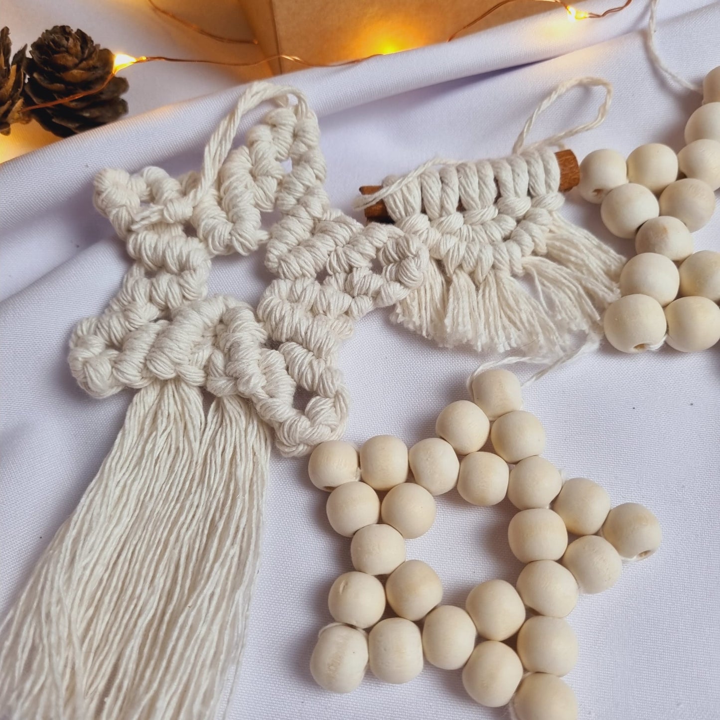 Kalėdų ornamentai „Žvaigždės, snaigės ir girliandos“