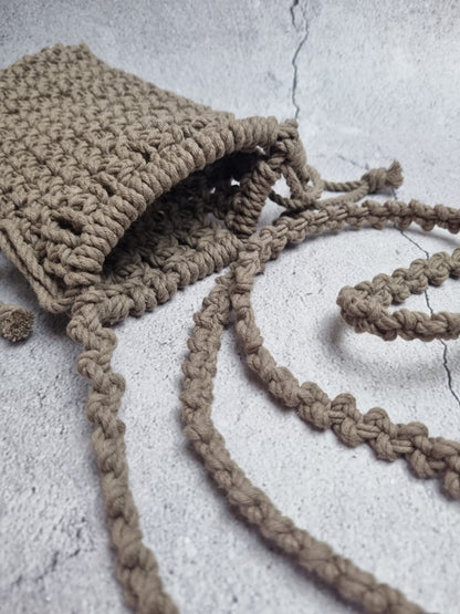 Macramé pouch for phone