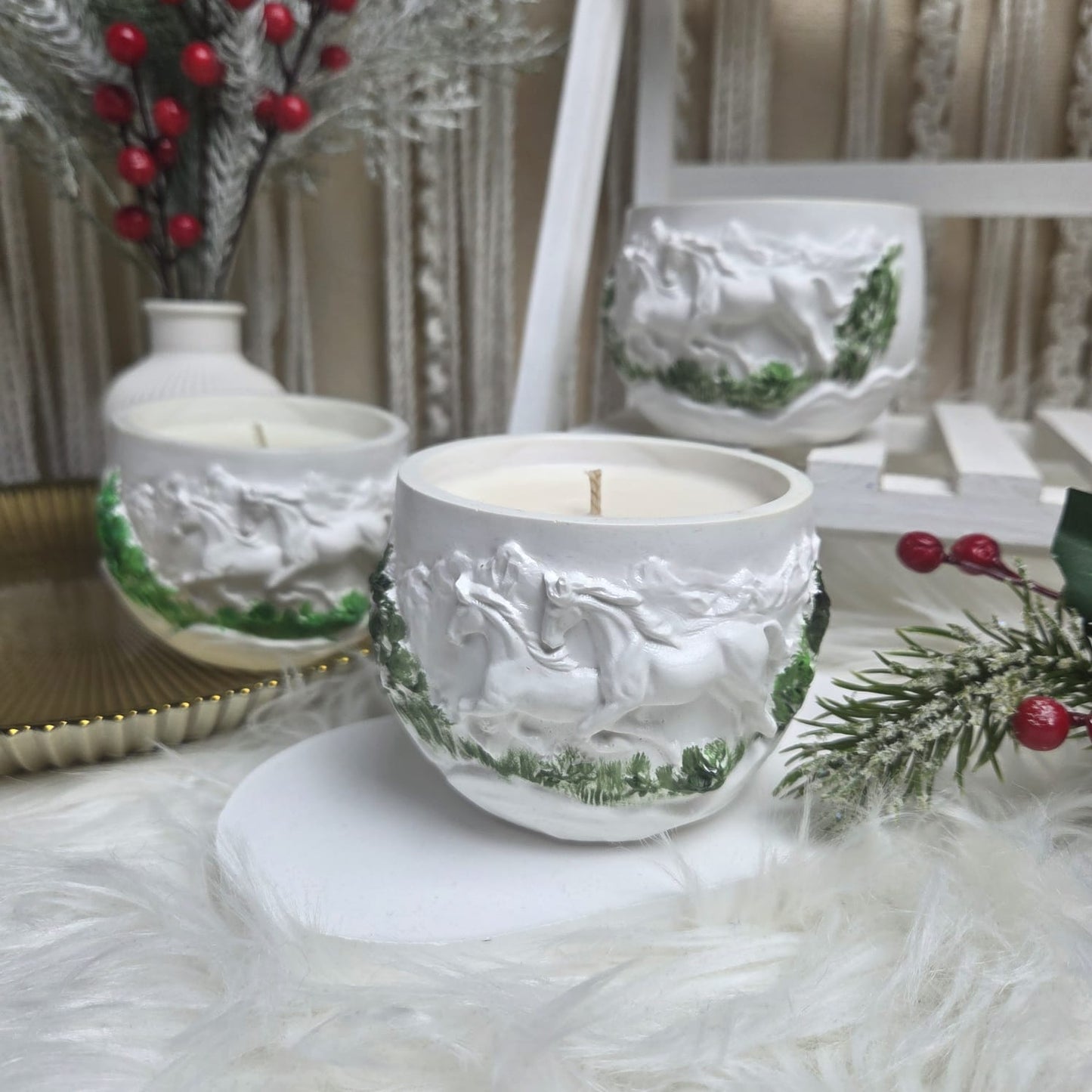 „Bėgantys žirgai“ sojų žvakė indelyje